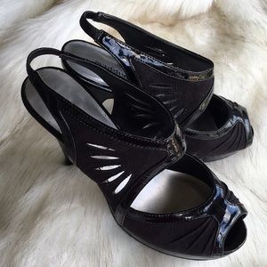 MADDEN GIRL BLACK “VINTAGE INSPIRED” PLATFORM PEEP TOE HEELS W/CUTOUT DETAIL